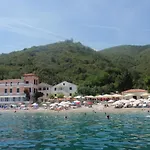 & Mikleus * Mošćenička Draga