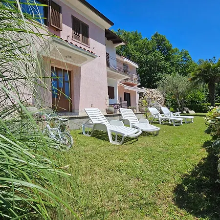 Apartment Apartments & Rooms Mikleus *