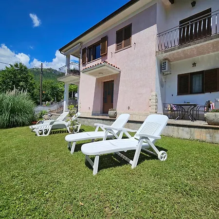 Apartments & Rooms Mikleus *