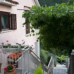 & Mikleus Apartament *