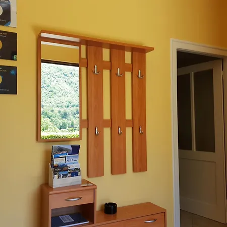 Apartament & Mikleus *