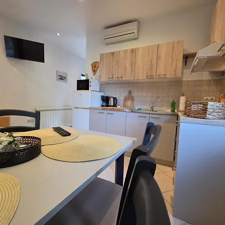 & Mikleus * Mošćenička Draga