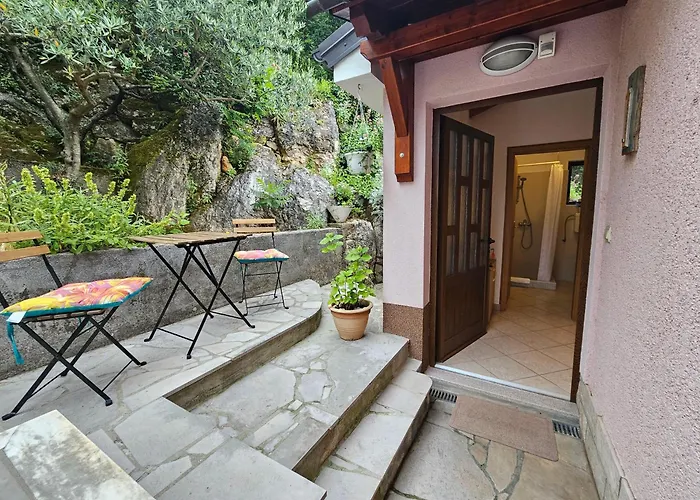 Apartments & Rooms Mikleus *