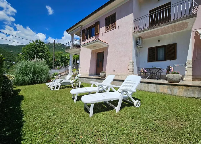 Apartments & Rooms Mikleus *
