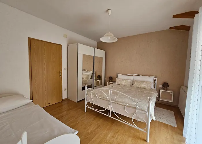 Apartmán Apartments & Rooms Mikleus